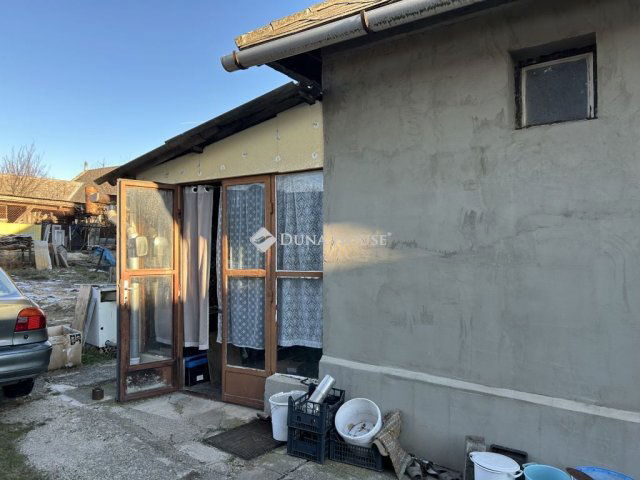 Eladó családi ház, Szentkirályszabadján 135.9 M Ft, 4 szobás