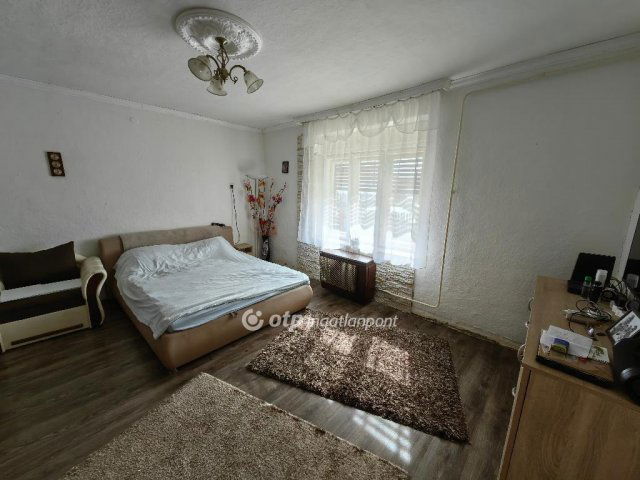 Eladó családi ház, Kisújszálláson 16.99 M Ft, 2 szobás