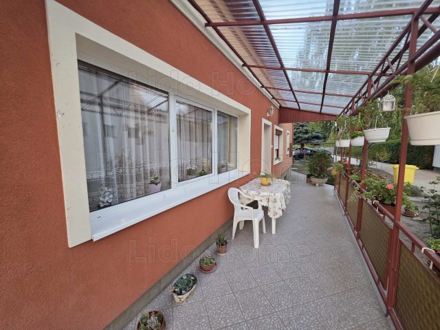 Eladó családi ház, Balatonlelleén 84.9 M Ft, 8+1 szobás