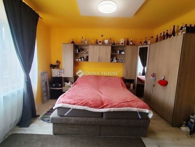 Eladó családi ház, Vecsésen 67 M Ft, 3 szobás