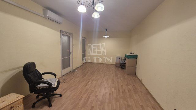 Eladó panellakás, Százhalombattán 66 M Ft, 3+1 szobás