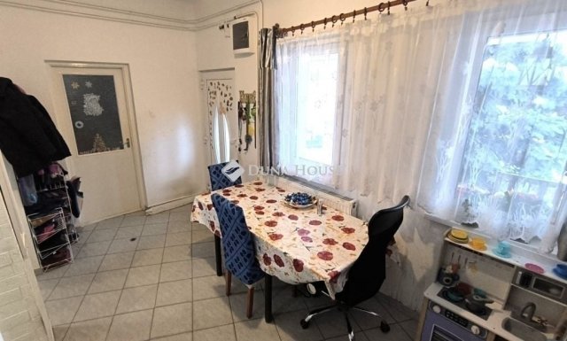 Eladó családi ház, Kecskeméten 69.99 M Ft, 4 szobás