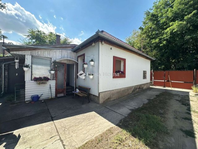 Eladó családi ház, Kecskeméten 22 M Ft, 2 szobás