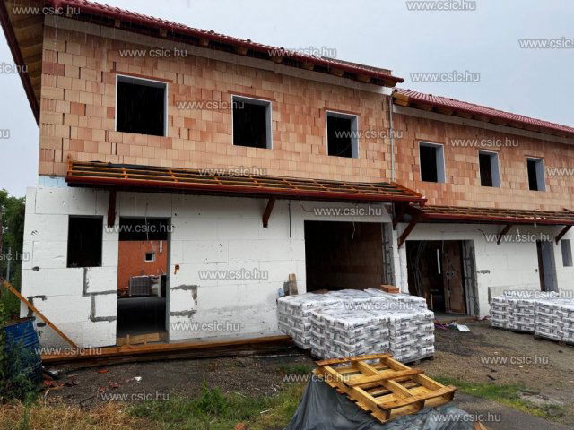 Eladó ikerház, Fóton 115 M Ft, 4 szobás / költözzbe.hu