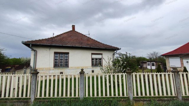 Eladó családi ház, Nagydoboson 7.5 M Ft, 2 szobás