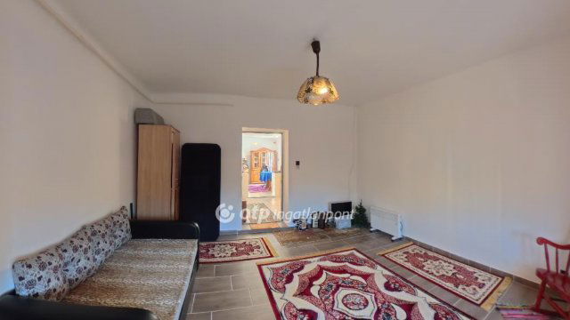 Eladó családi ház, Szomolyán 22 M Ft, 2 szobás