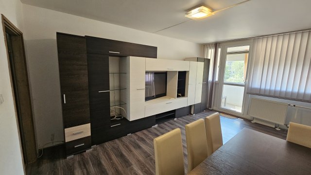 Eladó panellakás, Komlón, Nagyszántó utcában 25.9 M Ft