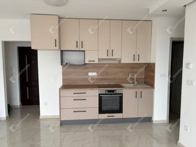 Eladó téglalakás, Győrött 72.3 M Ft, 3 szobás