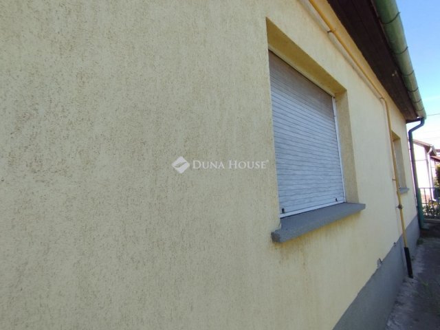 Eladó családi ház, Szegeden 86.9 M Ft, 3 szobás