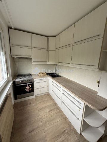 Kiadó panellakás, albérlet, Veszprémben 180 E Ft / hó, 2 szobás