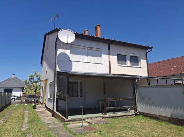 Eladó ikerház, Hajdúszoboszlón, Árpád utcában 69.9 M Ft