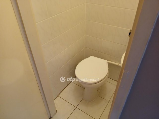 Eladó családi ház, Karácsondon 23.5 M Ft, 4 szobás