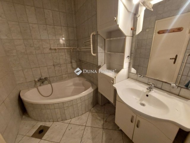 Eladó téglalakás, Budapesten, II. kerületben 57 M Ft, 1 szobás