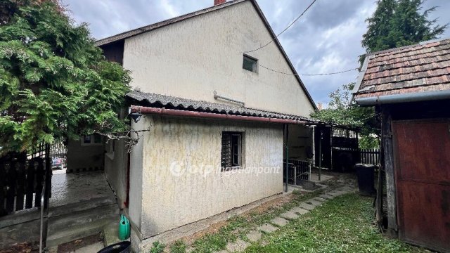 Eladó családi ház, Ugodon 35.9 M Ft, 5 szobás