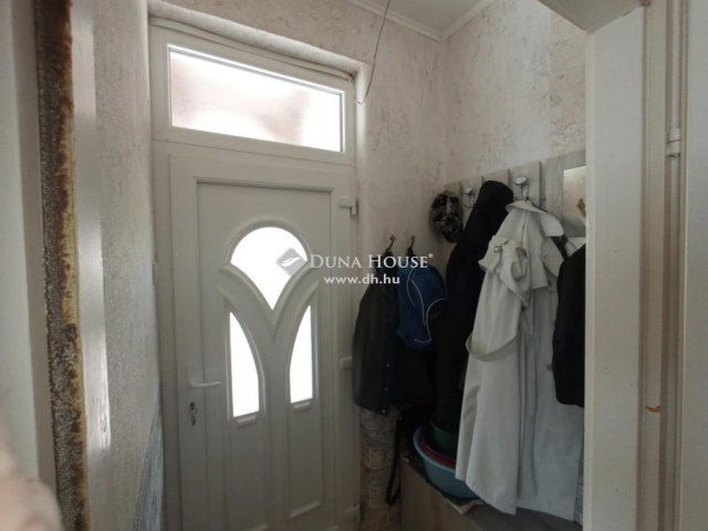 Eladó családi ház, Zsurkon 35.5 M Ft, 4 szobás