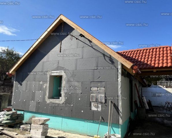 Eladó családi ház, Budakalászon 129.9 M Ft, 4 szobás