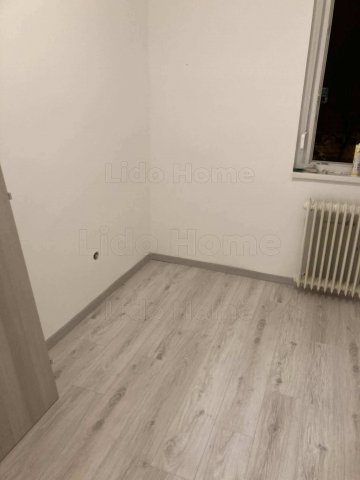 Eladó téglalakás, Székesfehérvárott 57.5 M Ft, 3 szobás