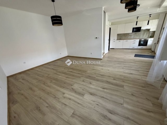 Eladó téglalakás, Pécsett 86.99 M Ft, 3 szobás