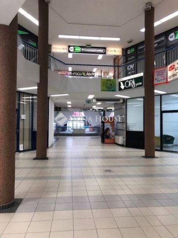 Kiadó üzlethelyiség, Pécsett 100 E Ft / hó