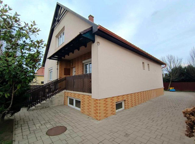 Eladó családi ház, Debrecenben 97 M Ft, 3 szobás