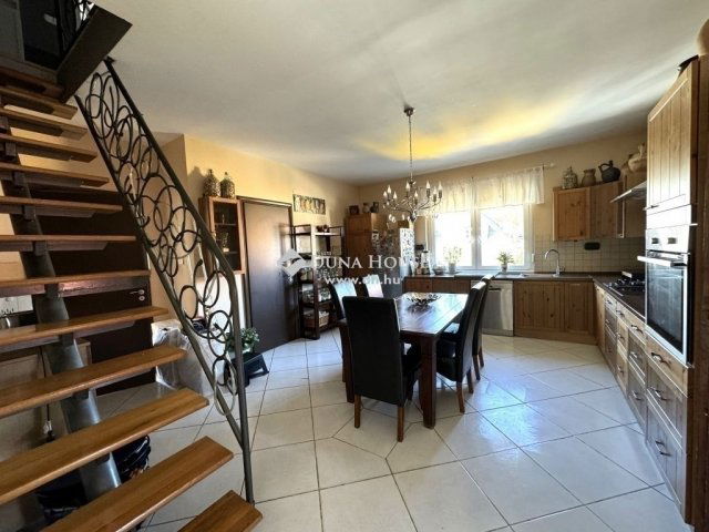 Eladó családi ház, Budapesten, XVIII. kerületben 199.9 M Ft