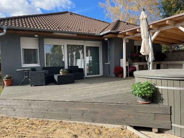 Eladó családi ház, Taksonyon 137.9 M Ft, 4 szobás