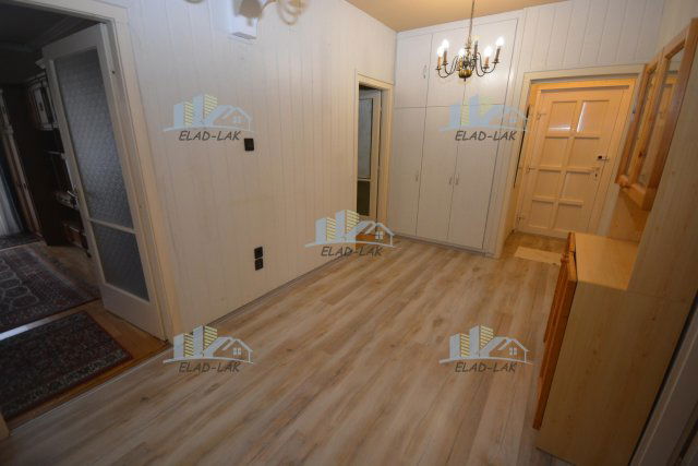 Eladó téglalakás, Szombathelyen 69.9 M Ft, 5+2 szobás