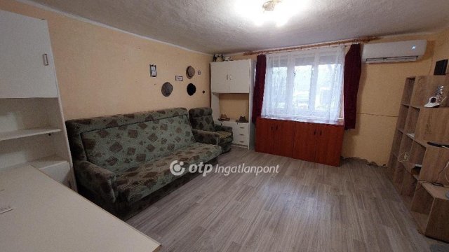 Eladó családi ház, Kisújszálláson 7.9 M Ft, 1+1 szobás