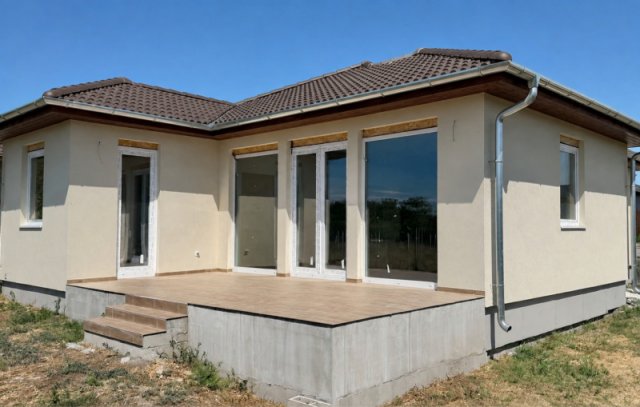 Eladó családi ház, Kecskeméten 95 M Ft, 3 szobás