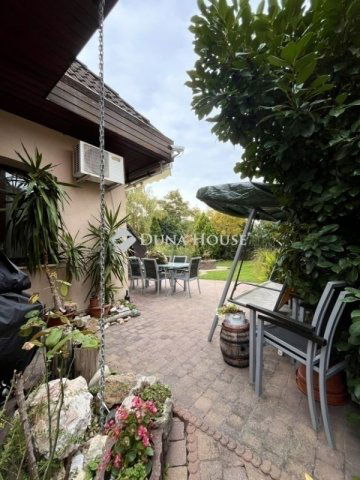 Eladó ikerház, Budapesten, XVIII. kerületben 145 M Ft, 4 szobás