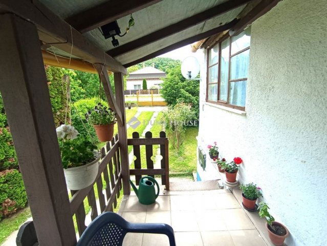 Eladó családi ház, Neszmélyen 24.85 M Ft, 2 szobás