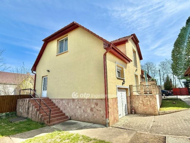 Eladó családi ház, Nyíregyházán 68 M Ft, 5 szobás