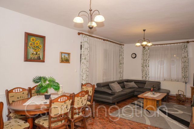 Eladó családi ház, Szanyon 65 M Ft, 3 szobás