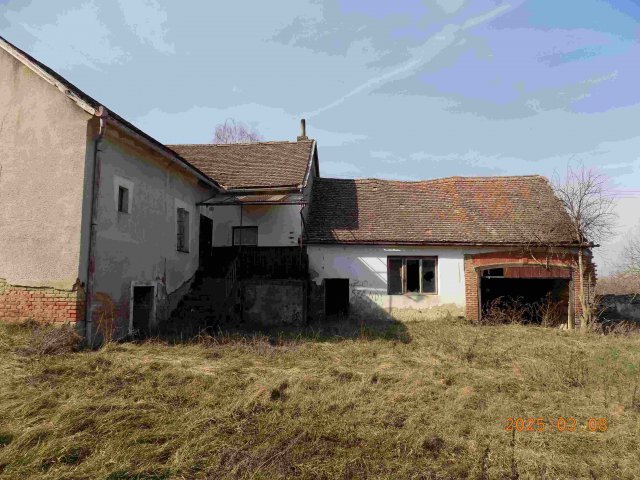 Eladó családi ház, Sásdon 10.91 M Ft, 1+1 szobás