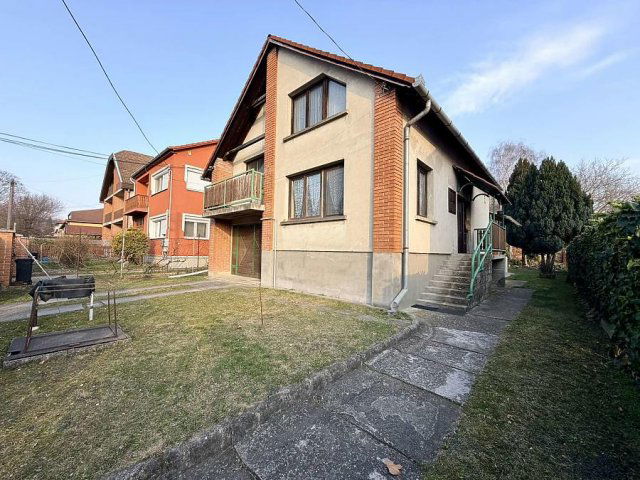 Eladó családi ház, Vácon 115 M Ft, 5 szobás