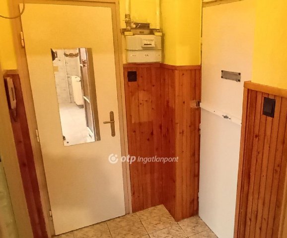Eladó téglalakás, Székesfehérvárott 43.5 M Ft, 1+1 szobás