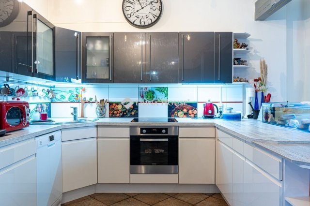 Eladó családi ház, Miskolcon 129.99 M Ft, 9 szobás