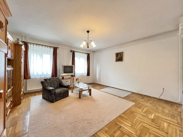 Eladó családi ház, Kaposváron 49.9 M Ft, 5 szobás