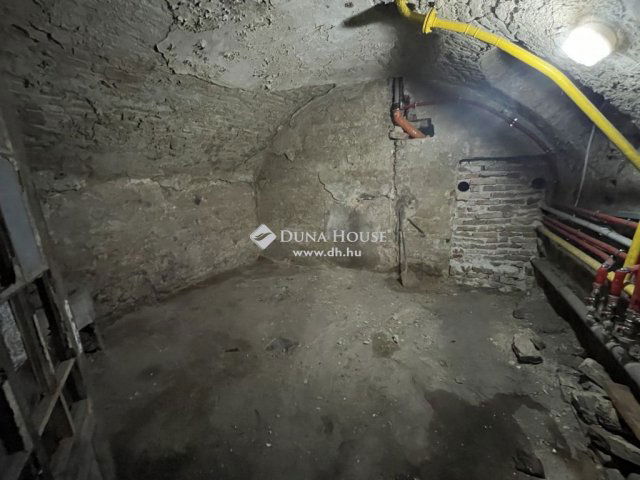 Kiadó ipari ingatlan, Budapesten, VII. kerületben 300 E Ft / hó
