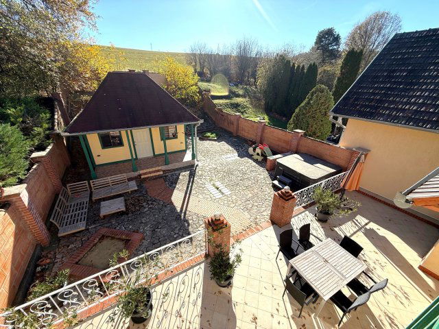 Eladó családi ház, Orfűn 89.9 M Ft, 4 szobás