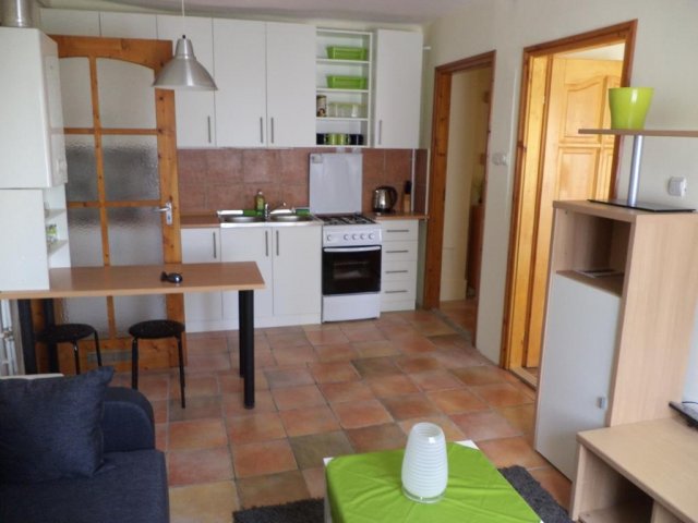 Kiadó téglalakás, albérlet, Pécsett, Majorossy Imre utcában