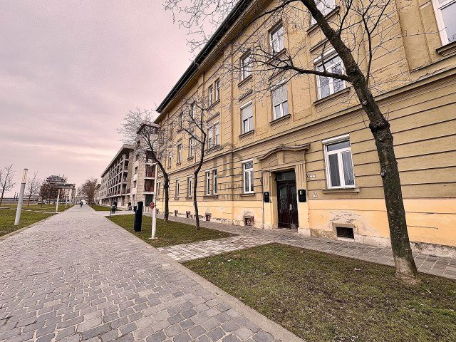 Eladó téglalakás, Győrött 80.9 M Ft, 3 szobás