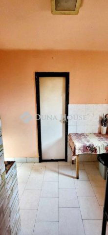 Eladó családi ház, Becskén 18 M Ft, 3 szobás