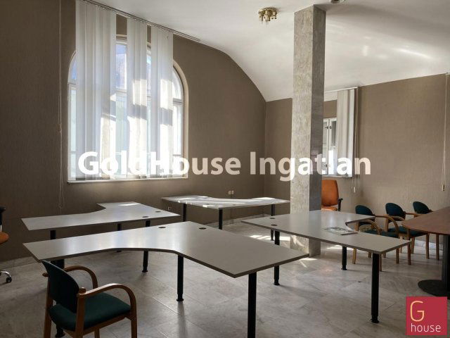 Kiadó üzlethelyiség, Budapesten, III. kerületben, Kolosy téren