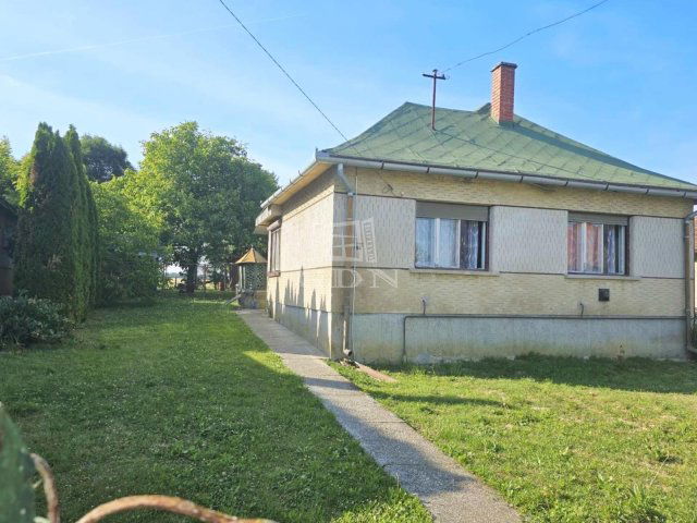 Eladó családi ház, Iklódbördőcén 13.8 M Ft, 2 szobás