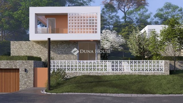 Eladó családi ház, Pécsett 166 M Ft, 5 szobás