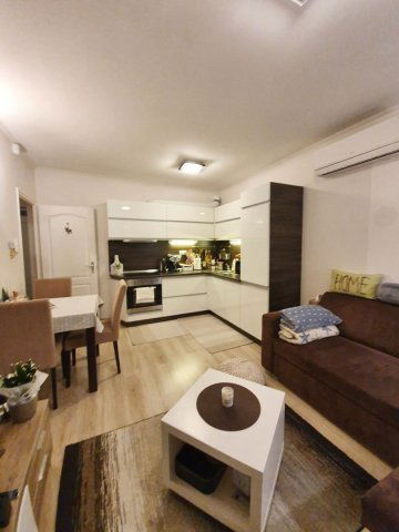 Kiadó téglalakás, albérlet, Debrecenben 250 E Ft / hó, 3 szobás