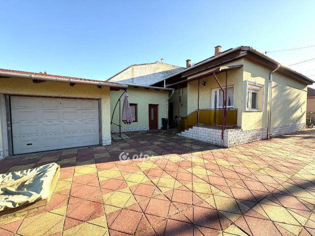 Eladó családi ház, Miskolcon 51.99 M Ft, 4 szobás