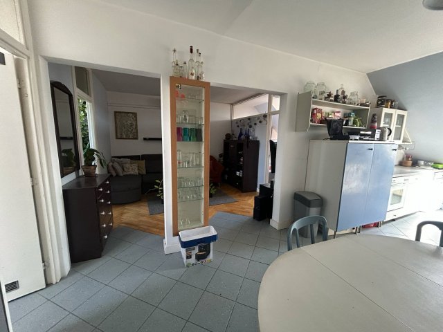 Kiadó panellakás, albérlet, Pécsett, Lánc utcában, 4 szobás