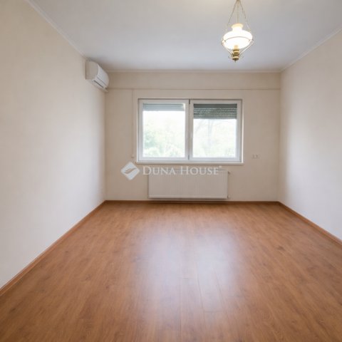 Eladó téglalakás, Kecskeméten 27 M Ft, 1 szobás